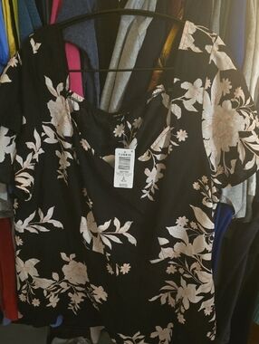 Torrid Black Floral Scoop Neck Top